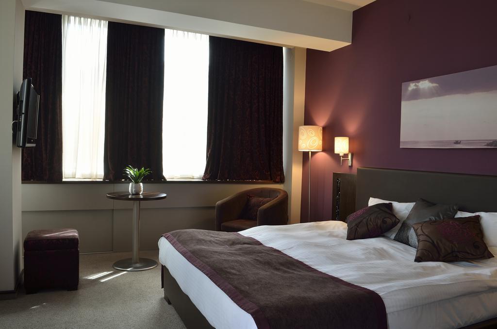 Queen'S Hotel - Zebra Centre スコピエ 部屋 写真